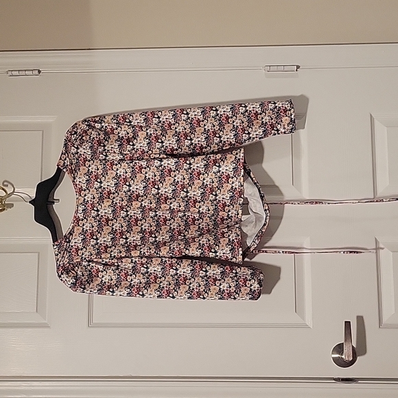 SHEIN VCAY Plus Floral Print Crisscross Tie Back Cutout - Picture 4 of 5